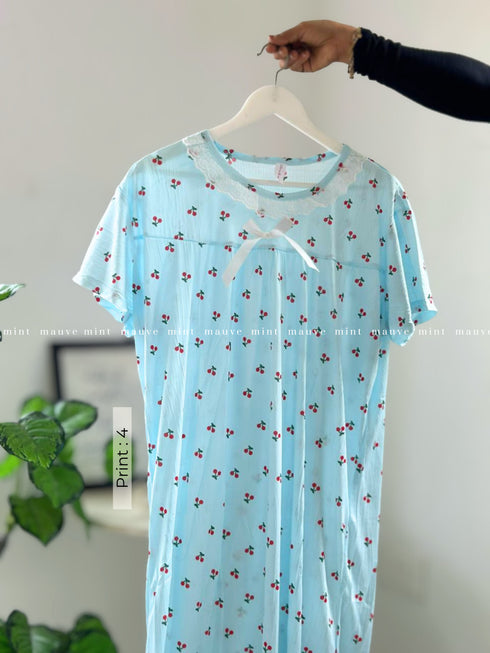 Short maxi printed nightdress — back view