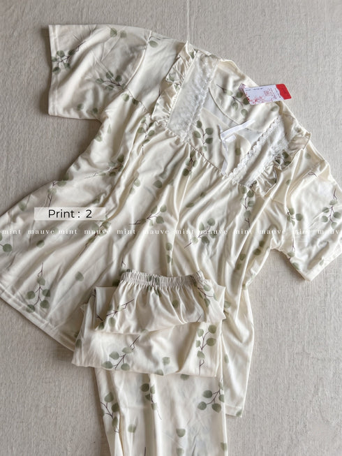 Half-Sleeved Lace Pajama and Trousers Set