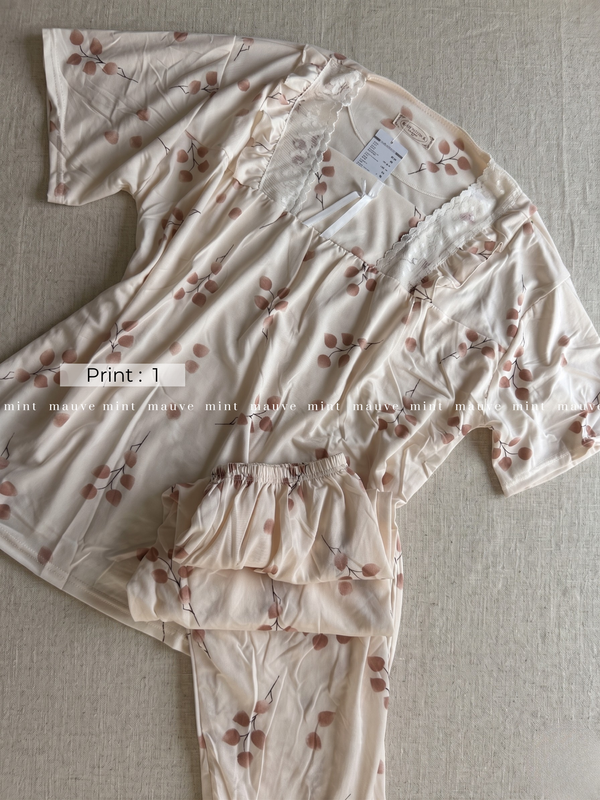 Half-Sleeved Lace Pajama and Trousers Set